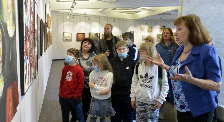 Воспитаники ЦПСиД "Зеленоград" посетили выставку «Заветное преданье поколений»